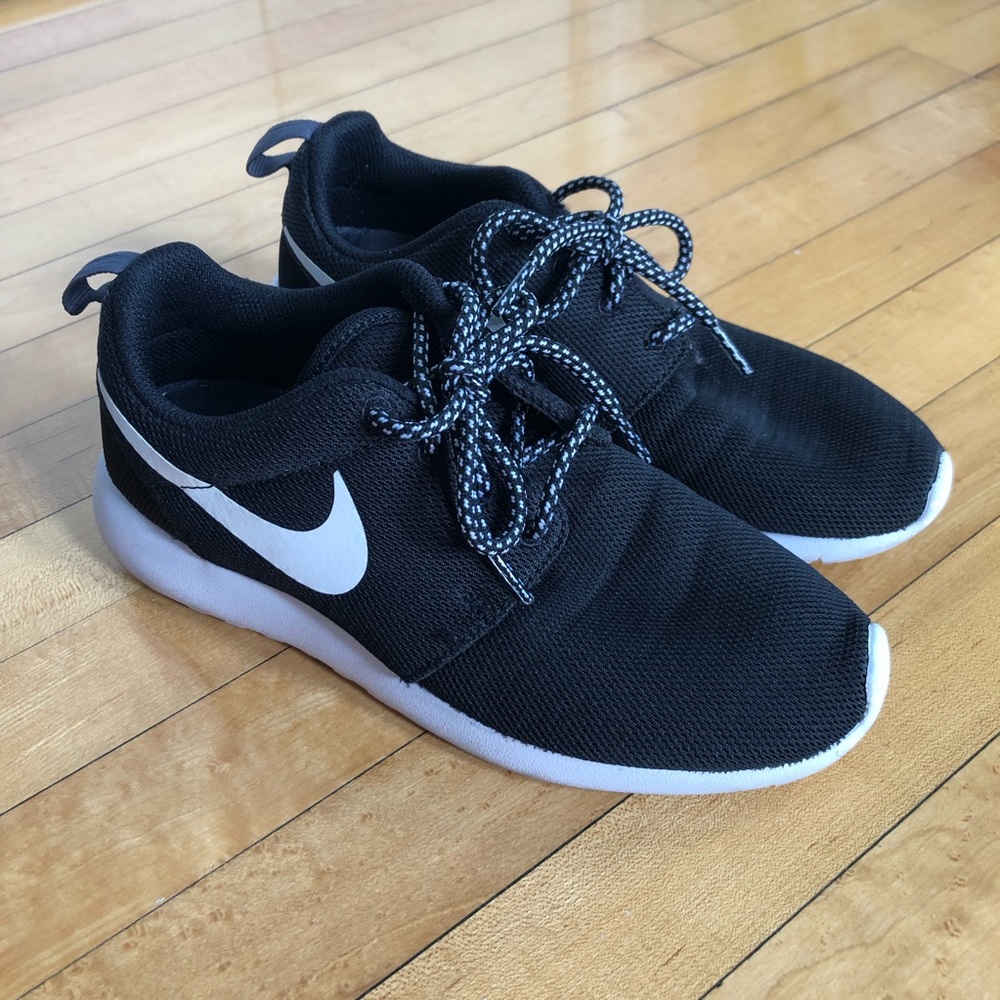 Black Nike Sneakers